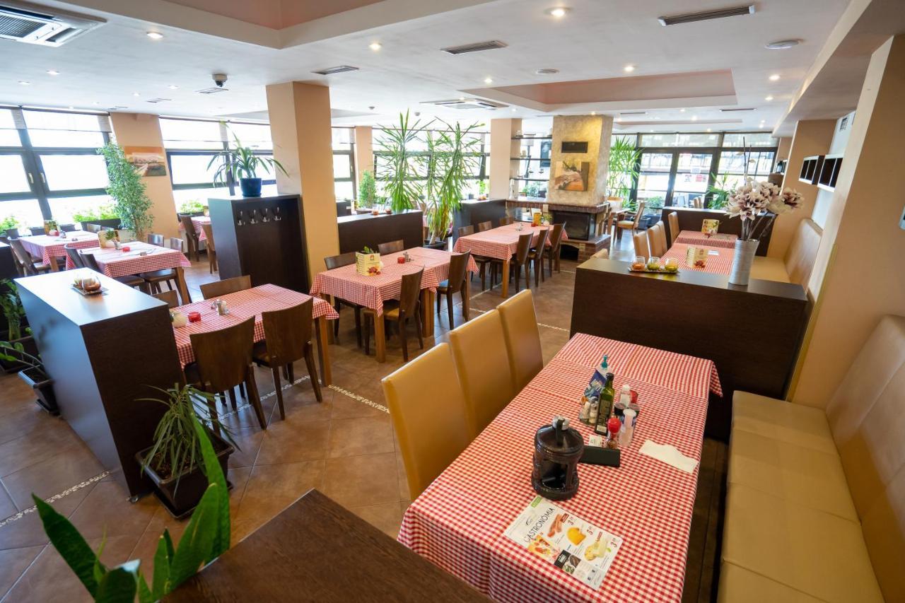 Penzion Toscana Nitra Eksteriør bilde